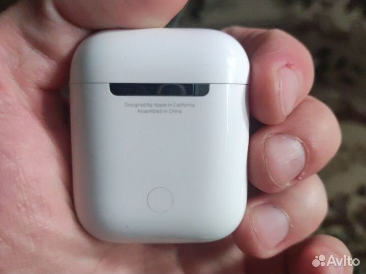 Беспроводные наушники apple airpods 1