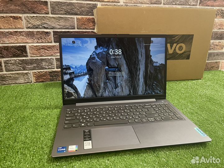 Мощный lenovo 15 Core i5-1135G7 8GB SSD 512GB
