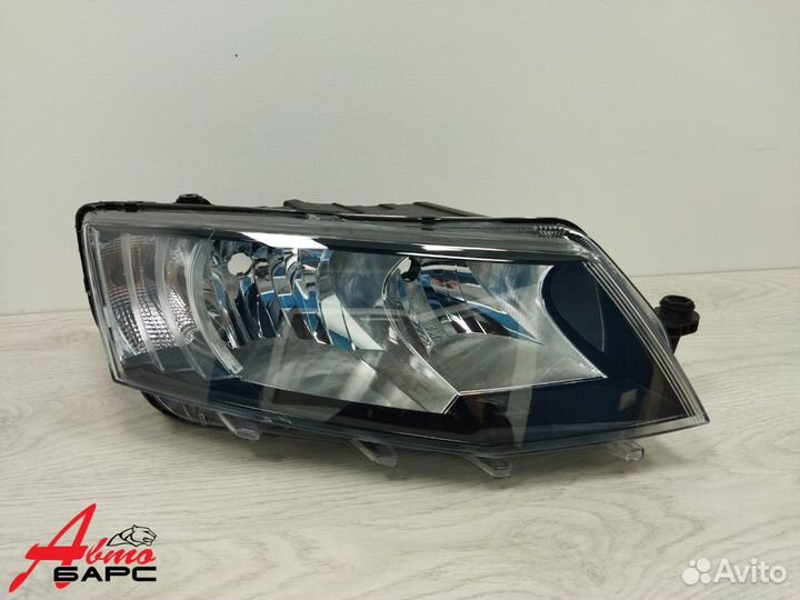 Фара передняя Skoda Octavia A7 13-17 год