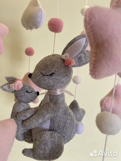 Мобиль в кроватку из фетра