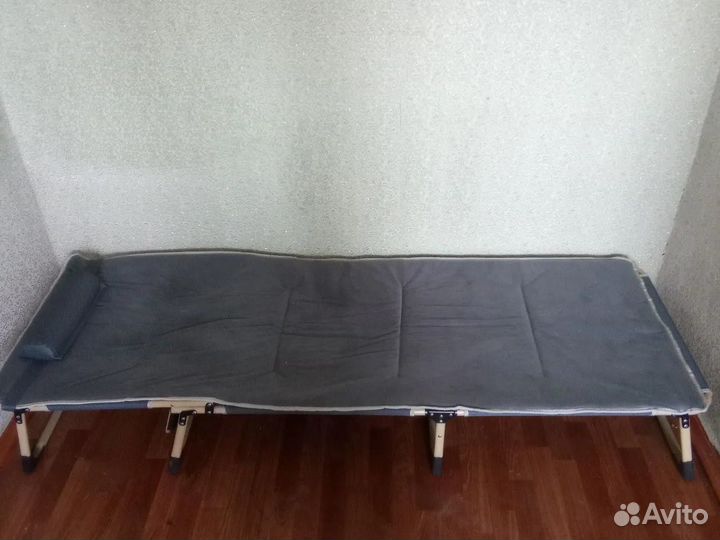 Раскладушка с матрасом и подушкой походная