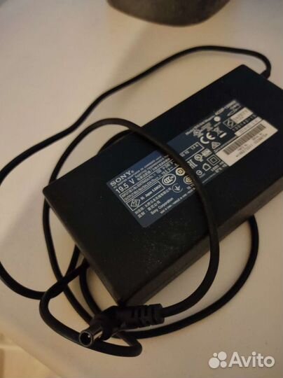 Адаптер блок питания зарядка телевизор v19.5 Sony
