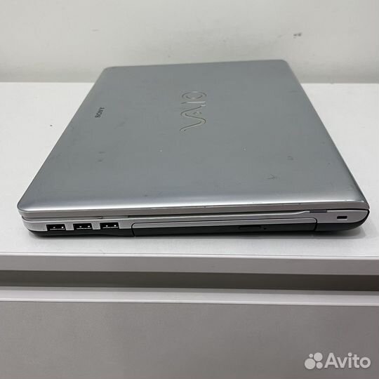 Ноутбук Sony Vaio PCG-71211V