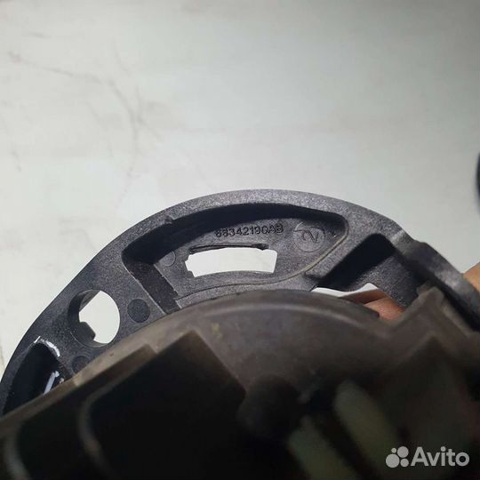 Фара противотуманная jeep wk2 grand cherokee