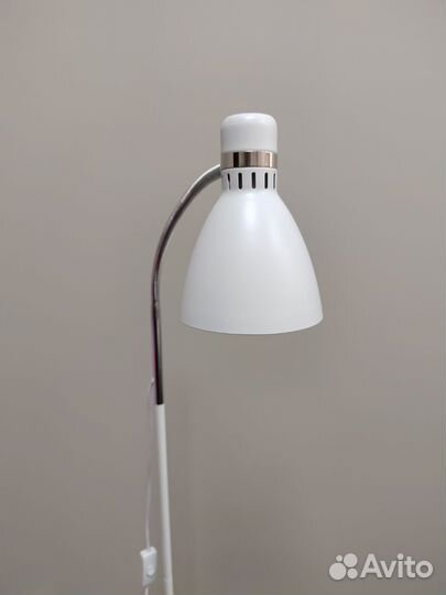 Напольная лампа