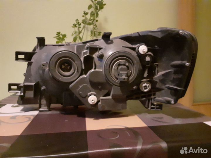 Правая фара Ниссан Либерти