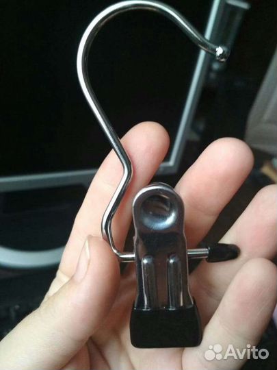 Вешалки крючки