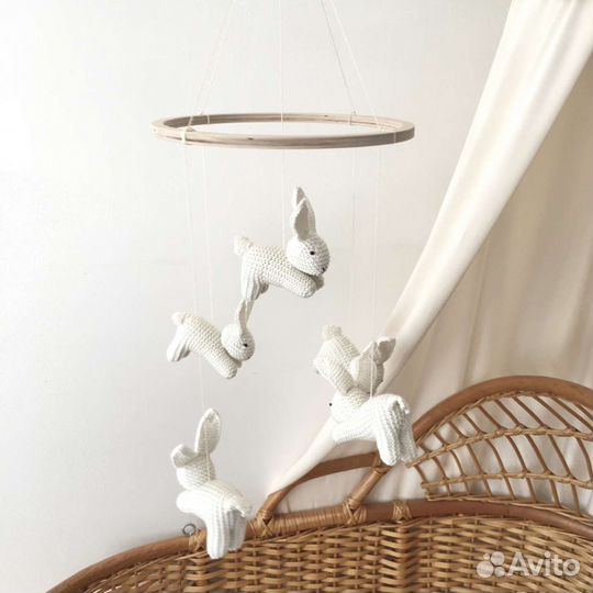 Детский мобиль в кроватку