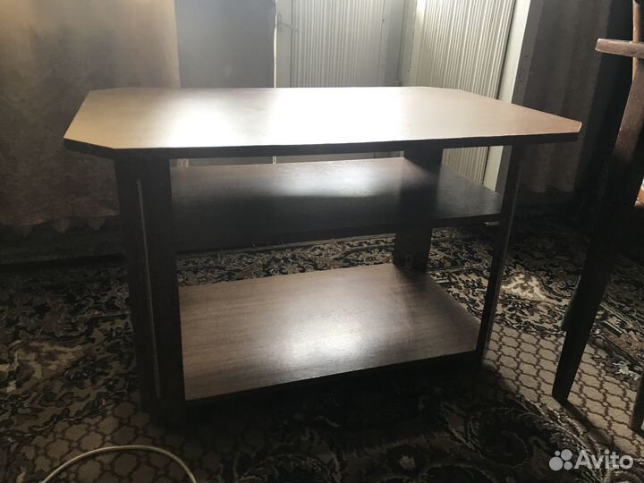 Стол обеденный полированный, журнальный стол