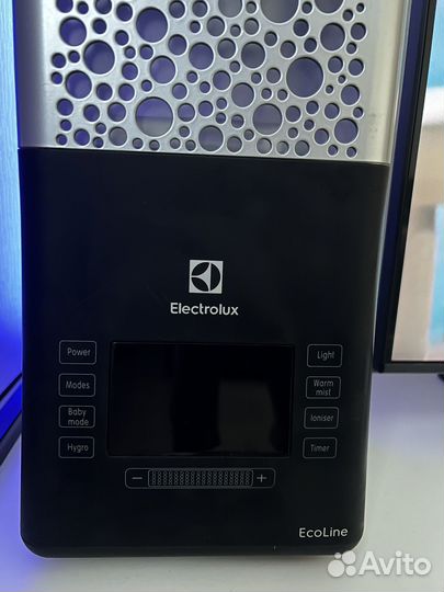 Увлажнитель воздуха Electrolux EHU-3710D