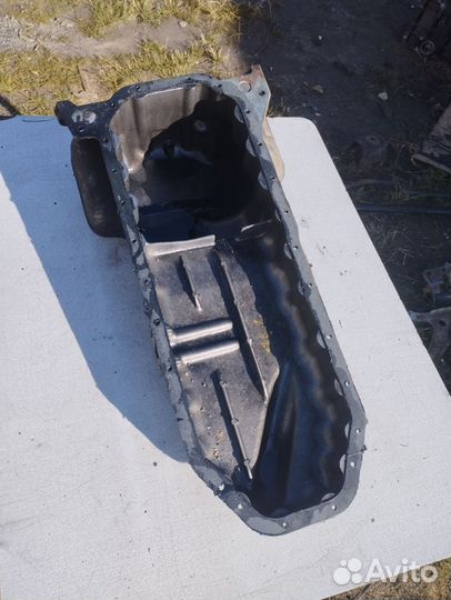 Поддон двигателя D24T Volvo 760, 940 VW LT