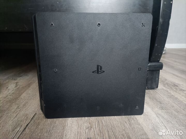 Приставка PS4 slim