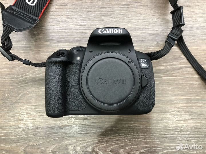 Фотоаппарат Canon EOS 700D
