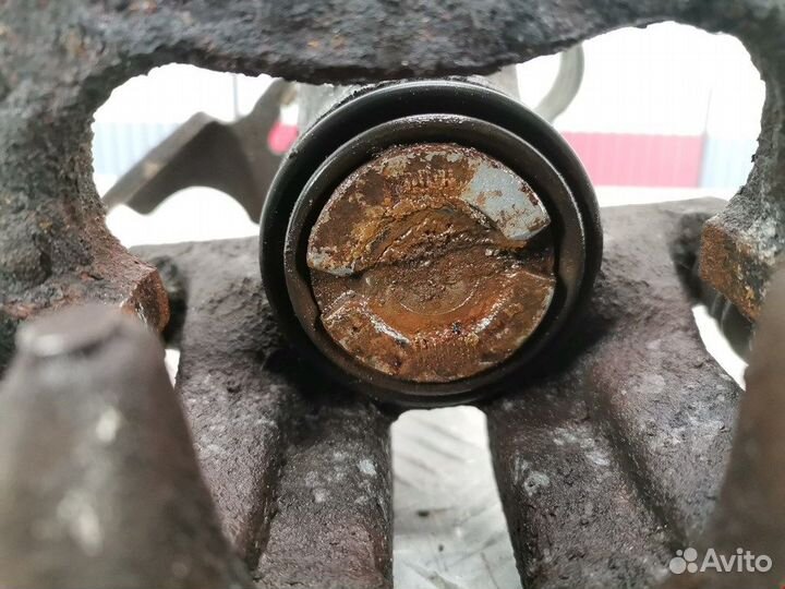 Суппорт задний правый для Audi A6 C5 8E0615424