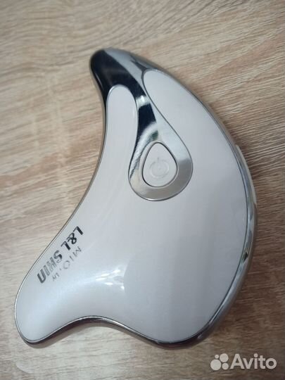 Массажер микротоковый для лица и шеи