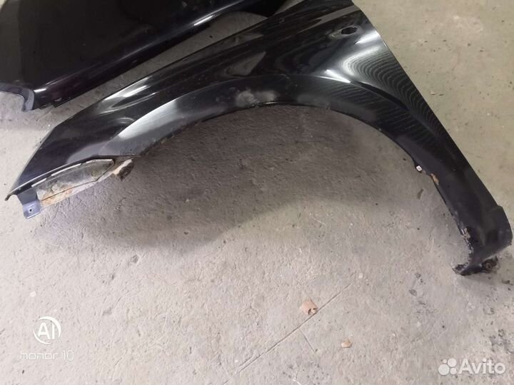 Продам переднее правое крыло на Ладу Гранту
