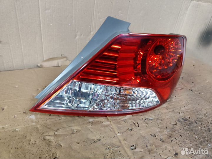 Фонарь правый Solaris 1 c 10-14г.в целый оригинал