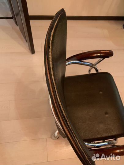 Компютерный стул кожа