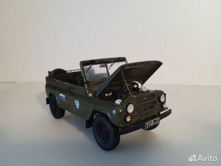 Модель УАЗ 469 m 1-35