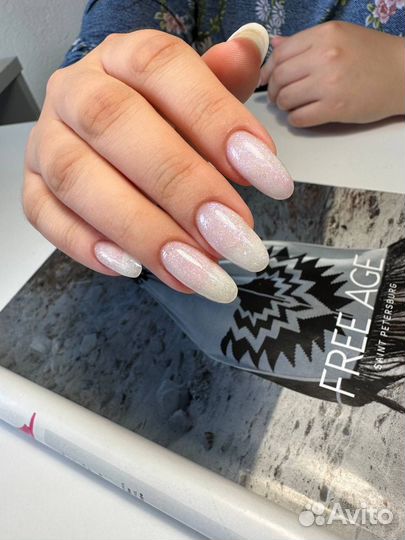 Модель на маникюр