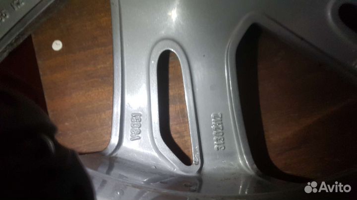 Оригинальные фирменные диски Volvo R17