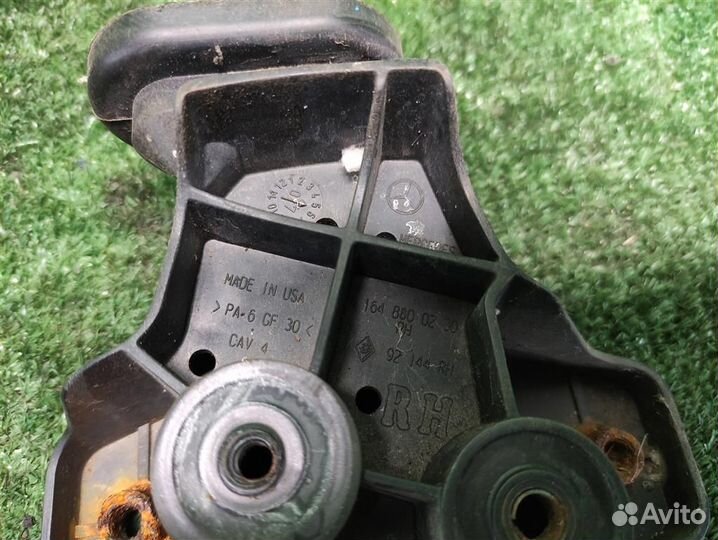 Кронштейн бампера заднего правый Mercedes Benz ML