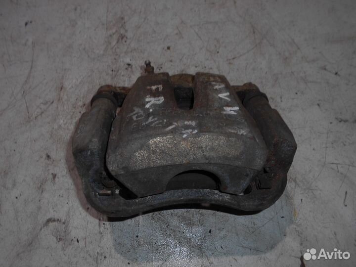 Суппорт тормозной передний правый Toyota Rav 4