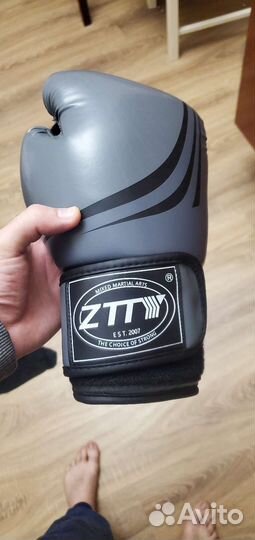 Боксерские перчатки 12 oz новые