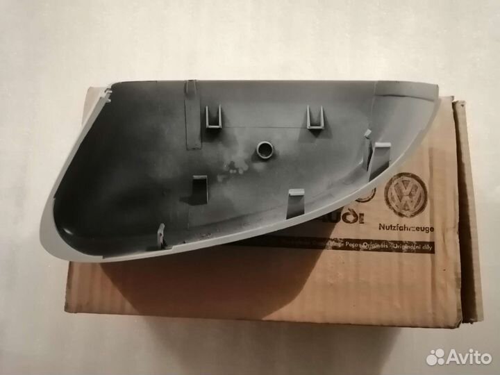 Кожух зеркала правый VW Polo Sedan