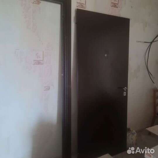 Дверь входная металлическая бу