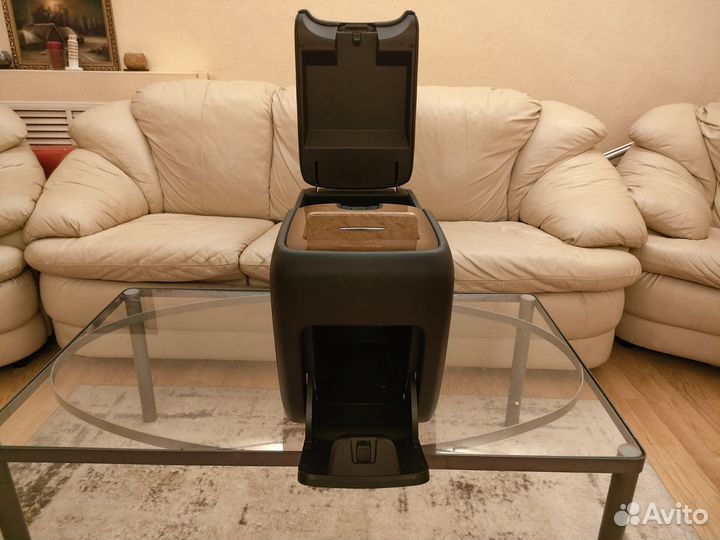 Бардачок между сидений от lnfiniti QX56