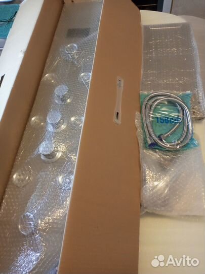 Душевая панель с гидромассажем, тропическим душем