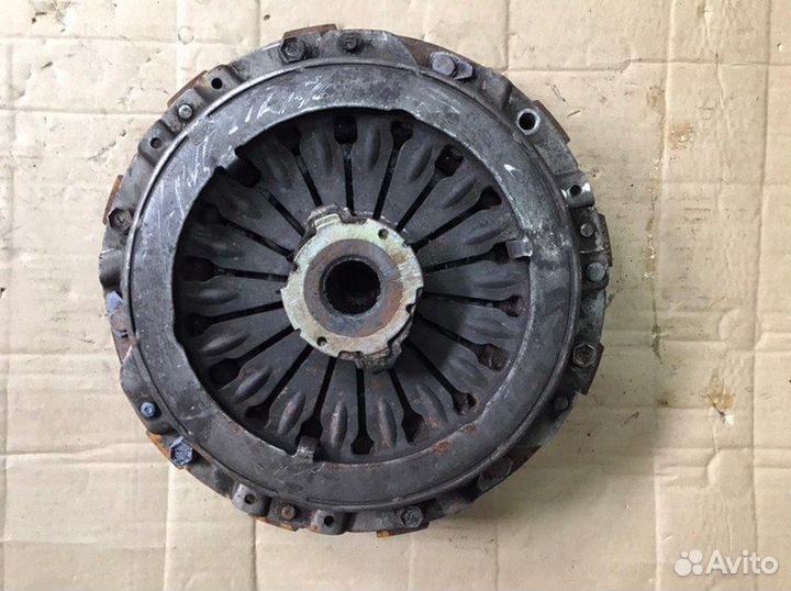 Маховик Hyundai Trajet 2.0 2004