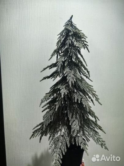 Грустная елка Икеа Фейка