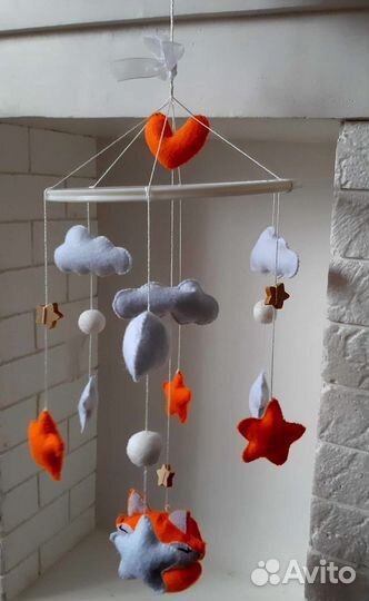 Мобиль на кроватку из фетра