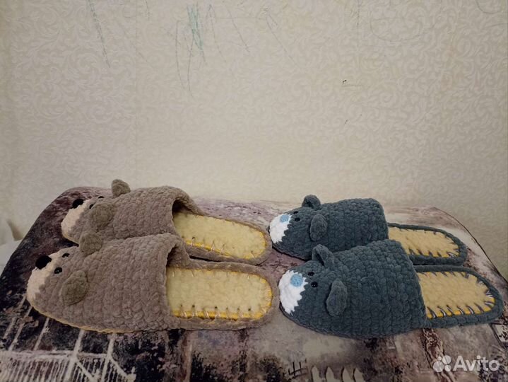 Вязаные тапочки и игрушки