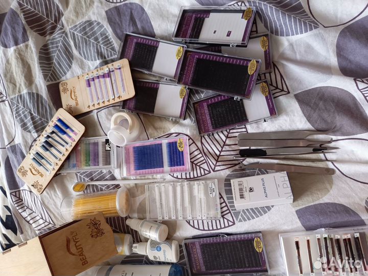 Для наращивания ресниц материал