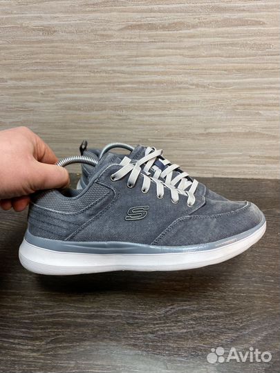 Кроссовки Skechers размер 42