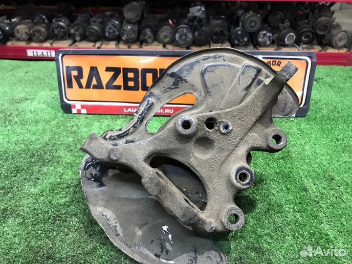 Кулак поворотный передний правый Mercedes-Benz