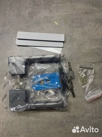 Ручка дверная с креплением и фиксатором в комплект