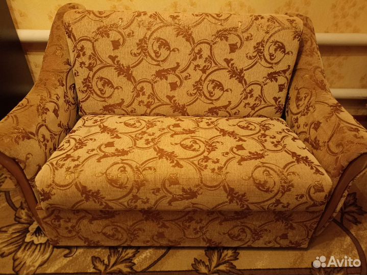 Продам б/у диван