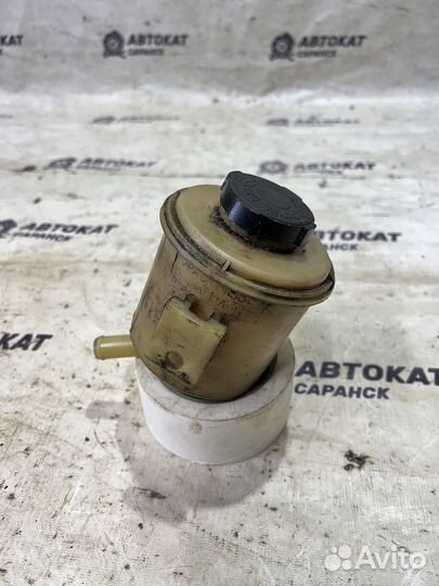 Бачок гур Nissan Primera P11