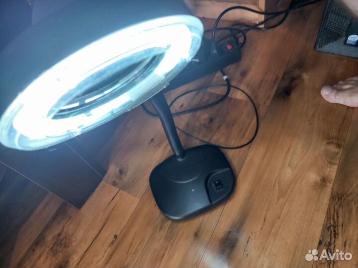 Увеличительное стекло с подсветкой