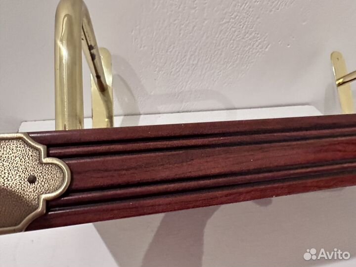 Полка настенная в кабинет