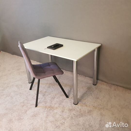 Компьютерный стол Белый 110*70 см. Хром ножки