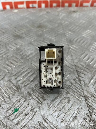 Кнопка стеклоподъемника передняя левая Тойота Коро