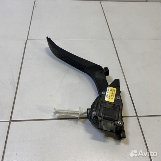 Педаль газа Volkswagen Touareg II (2010—2014)