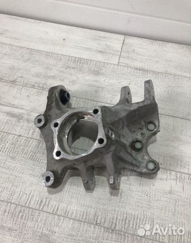 Кулак задний левый Hyundai Santa fe 4