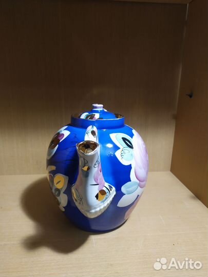 Большой доливочный чайник Дулево Агашки на синем