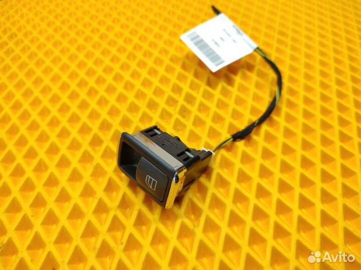 Кнопка стеклоподъемника Mercedes E W212 3.5 2010